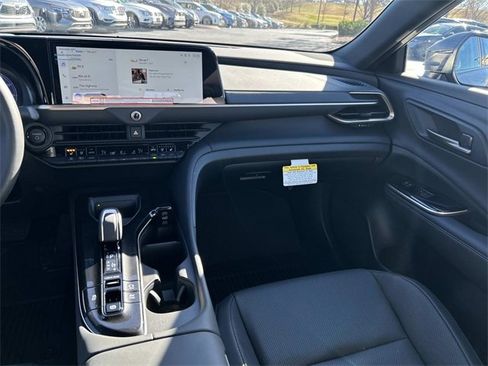 Used 2026 Toyota Crown XLE image 16