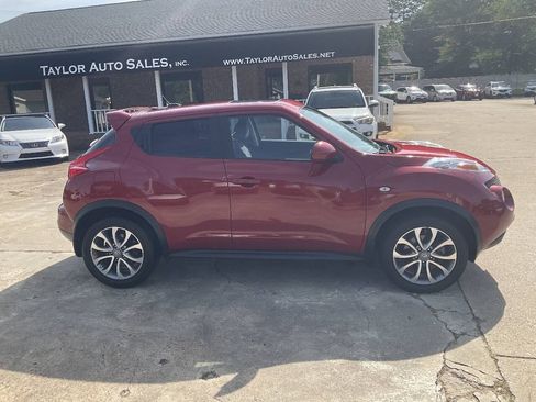 Used 2012 Nissan Juke SV w/ Sport Pkg FWD image 2
