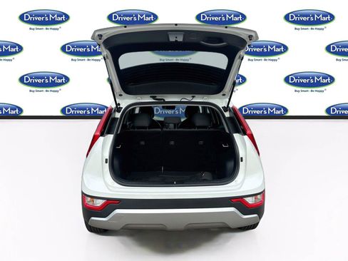 Used 2025 Kia Niro LX FWD image 23