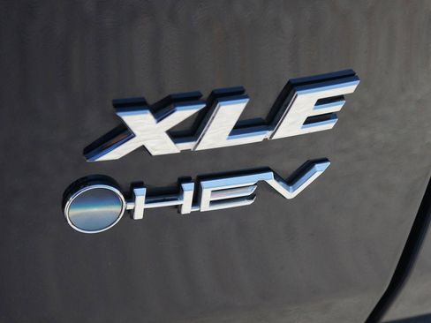 Used 2025 Toyota RAV4 XLE w/ Convenience Package AWD/4WD image 19
