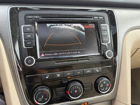 Used 2014 Volkswagen Passat 1.8T SE image 13