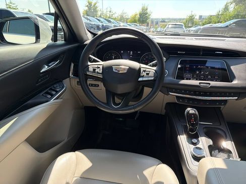 Used 2023 Cadillac XT4 Premium Luxury w/ Technology Package AWD/4WD image 31