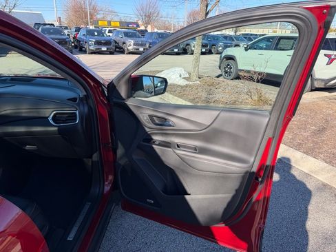 Used 2022 Chevrolet Equinox Premier image 23