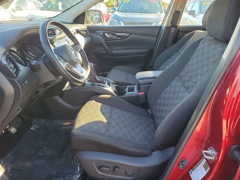Certified 2022 Nissan Rogue Sport SV image 13