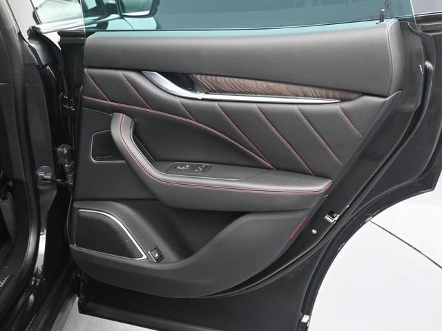 Used 2023 Maserati Levante GT AWD/4WD image 13