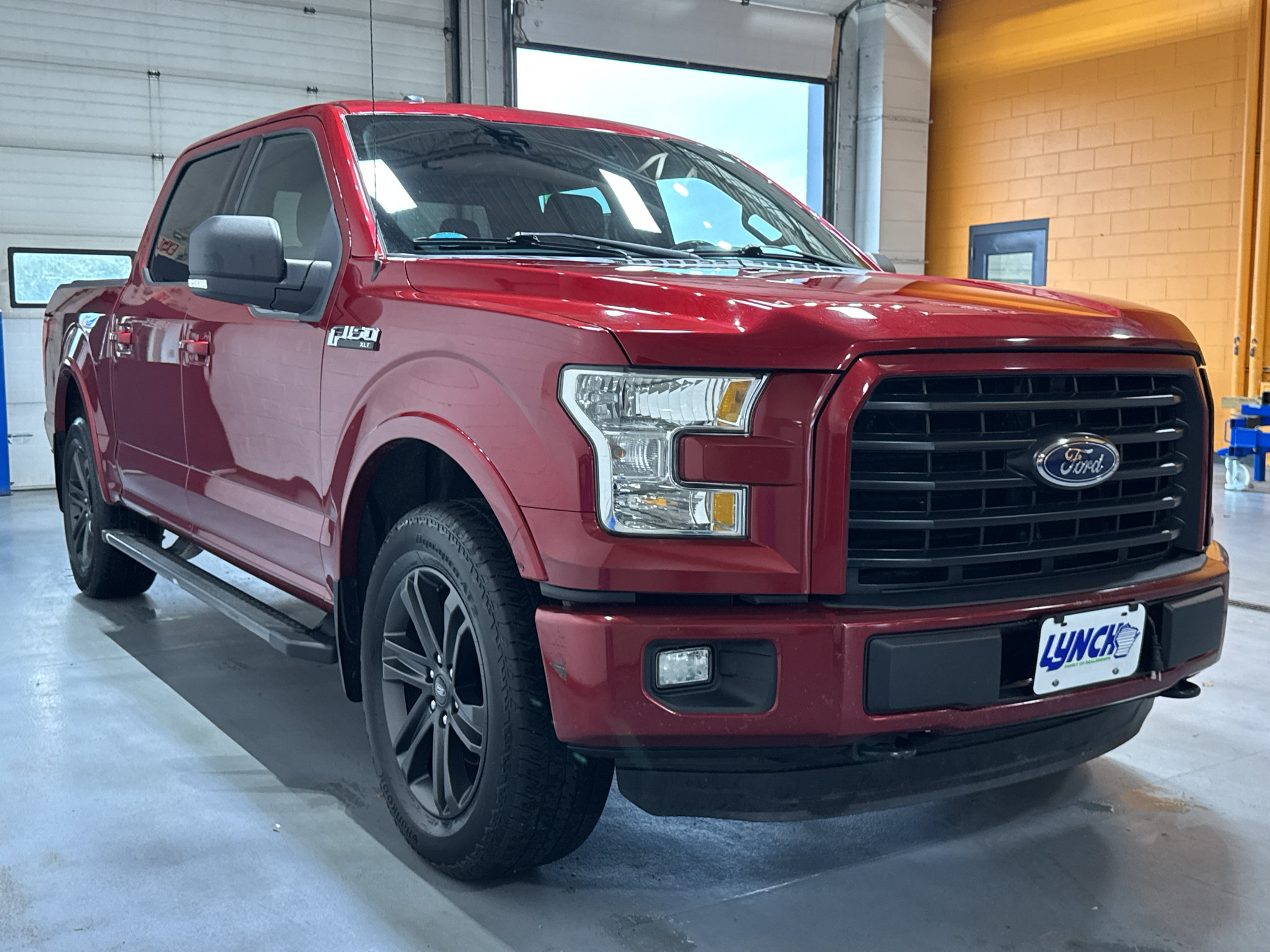 Used 2015 Ford F150 XLT w/ Equipment Group 301A Mid AWD/4WD image 7