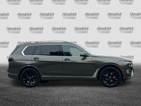 Used 2025 BMW X7 xDrive40i w/ Premium Package AWD/4WD image 3