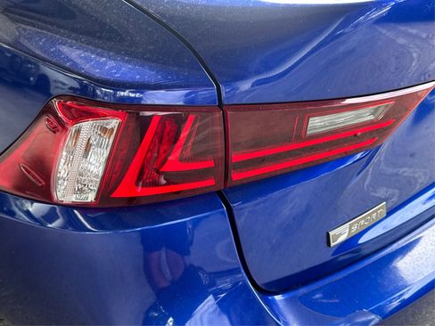 Used 2016 Lexus IS 200t image 17