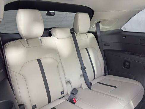 Used 2024 MAZDA CX-90 Plug-In Hybrid w/ Premium Pkg image 39