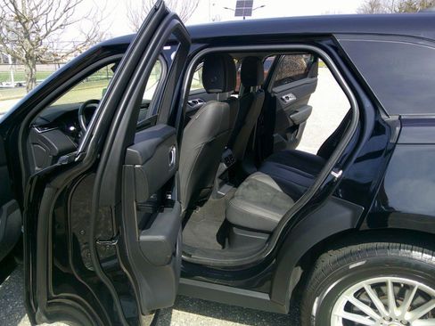 Used 2019 Land Rover Range Rover Velar image 15