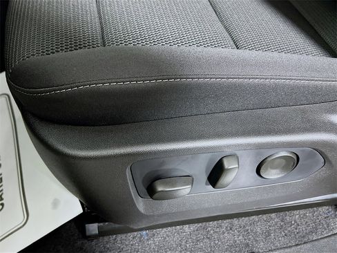 New 2026 GMC Canyon Elevation w/ Convenience Package image 16