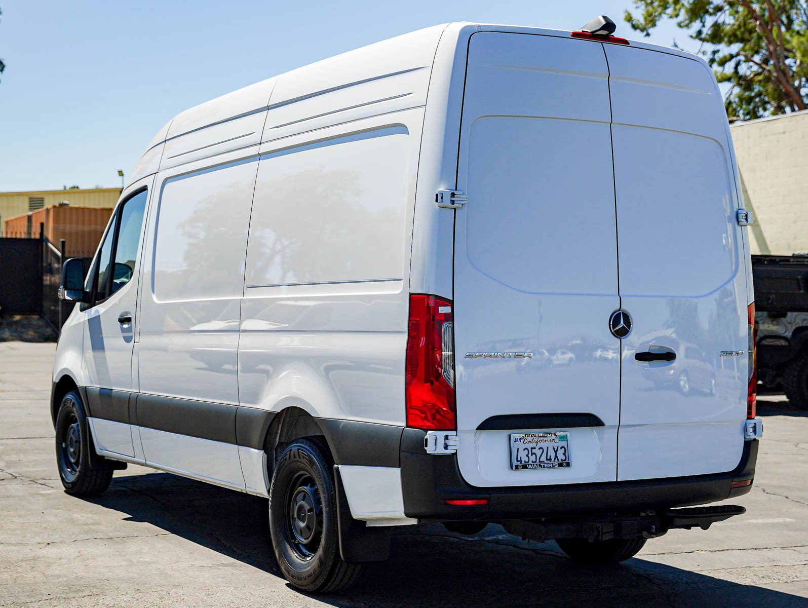 Used 2025 Mercedes-Benz Sprinter 2500 image 6