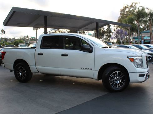 Used 2023 Nissan Titan SV RWD image 6