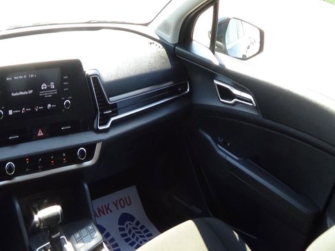 Used 2025 Kia Sportage LX AWD/4WD image 14