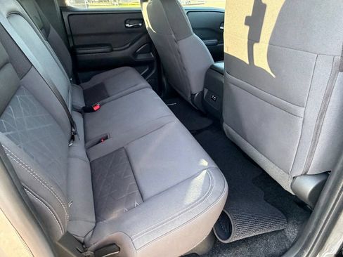 Certified 2025 Nissan Frontier SV w/ Tow Package RWD image 31