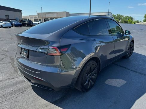 Used 2020 Tesla Model Y Long Range AWD/4WD image 3
