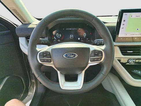 Used 2026 Ford Explorer Active w/ Active Comfort Package AWD/4WD image 11