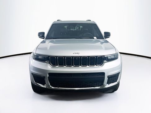 Used 2024 Jeep Grand Cherokee L Limited w/ Luxury Tech Group II image 2