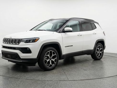 Used 2025 Jeep Compass Limited AWD/4WD image 3