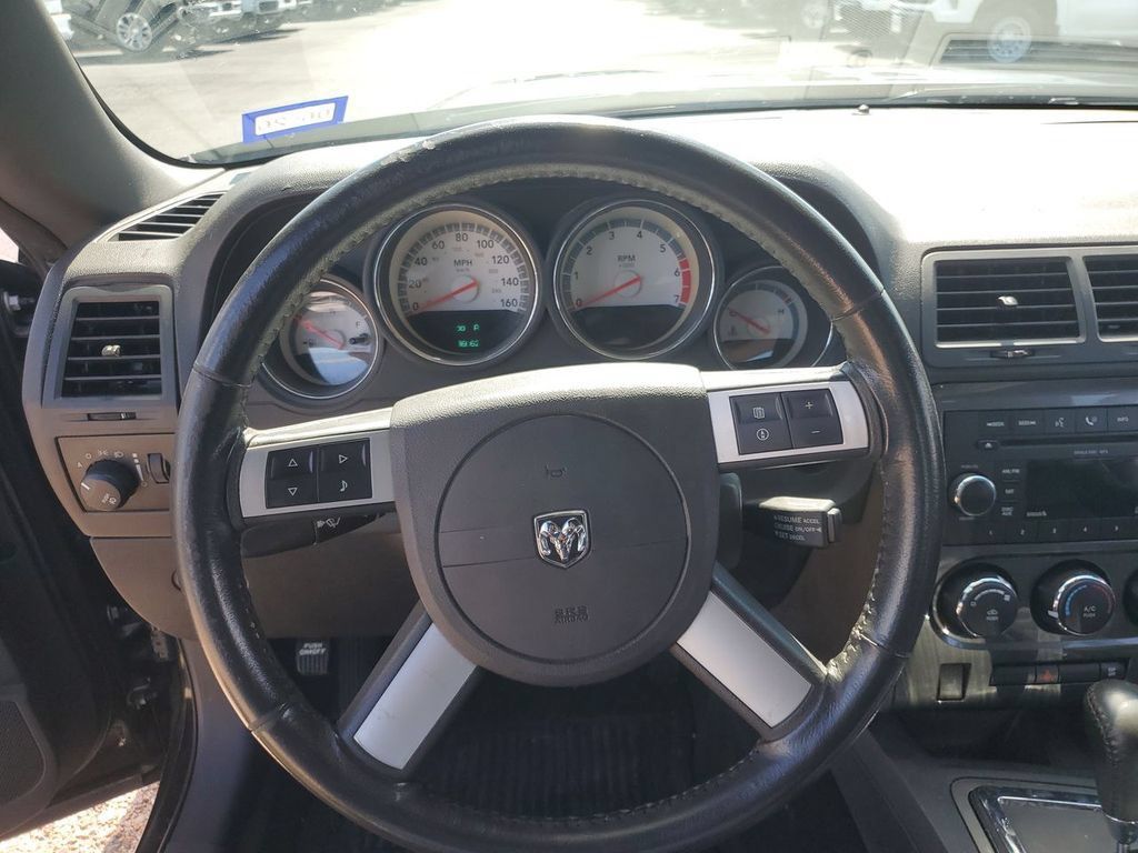 Used 2009 Dodge Challenger R/T RWD image 30