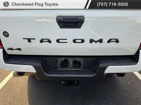 Used 2025 Toyota Tacoma SR5 AWD/4WD image 8