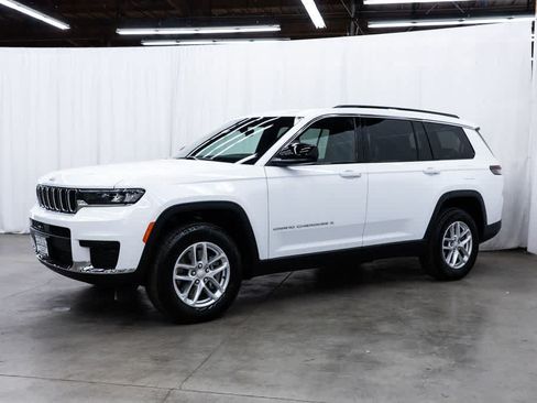 Used 2025 Jeep Grand Cherokee L Laredo w/ Trailer Tow Package AWD/4WD image 3
