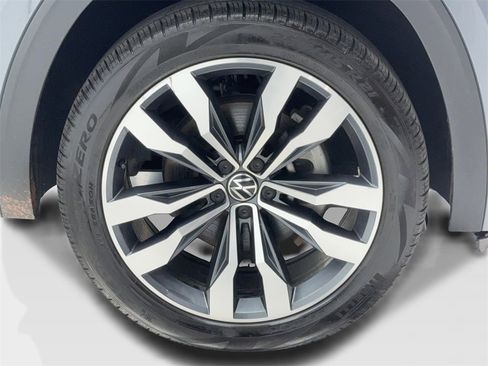 Used 2023 Volkswagen Atlas Cross Sport SEL Premium R-Line image 54