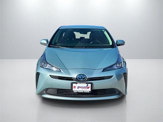 Used 2022 Toyota Prius L Eco video 2