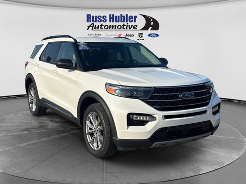 Used 2023 Ford Explorer XLT w/ Equipment Group 202A AWD/4WD image 9