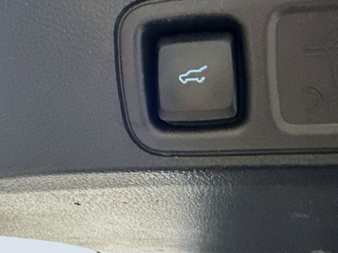 Used 2024 Ford Expedition Max XLT image 31