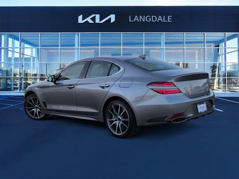 Used 2025 Genesis G70 2.5T image 9