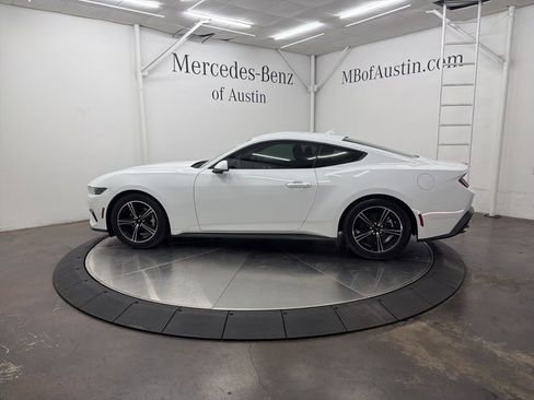 Used 2025 Ford Mustang Coupe image 4