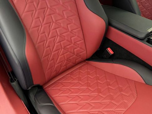 Used 2025 Aston Martin Vanquish RWD image 14