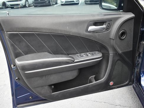 Used 2017 Dodge Charger R/T w/ Premium Group image 34