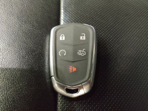 Used 2016 Cadillac XTS Luxury w/ Driver Awareness Package AWD/4WD image 32