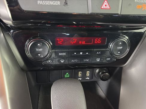 Used 2025 Mitsubishi Eclipse Cross SE image 31