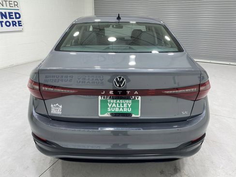 Used 2025 Volkswagen Jetta SE FWD image 7