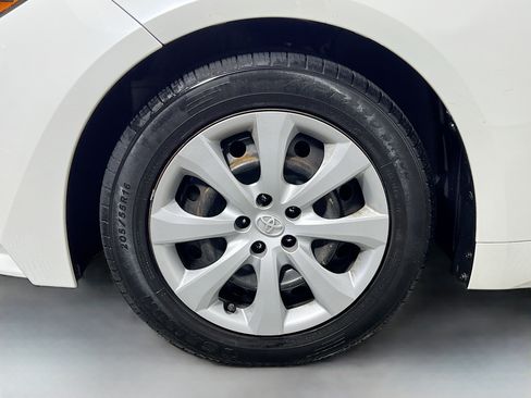Used 2021 Toyota Corolla LE FWD image 14