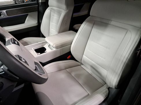 Used 2024 Hyundai Santa Fe Calligraphy image 17