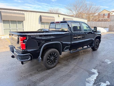 Used 2025 Chevrolet Silverado 2500 LT w/ Trail Boss Package image 7