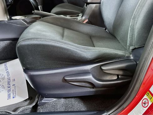 Used 2014 Toyota RAV4 XLE AWD/4WD image 18