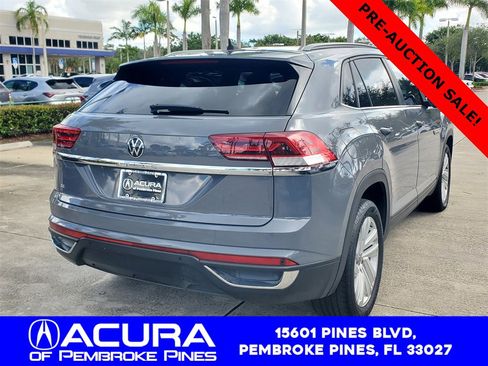 Used 2021 Volkswagen Atlas Cross Sport SE w/ Panoramic Sunroof Package image 7