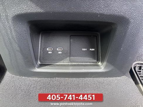 Used 2024 Volkswagen Atlas Cross Sport SE AWD/4WD image 19