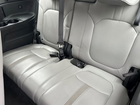 Used 2024 Honda Pilot EX-L image 16