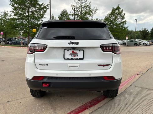 Used 2025 Jeep Compass Trailhawk image 7
