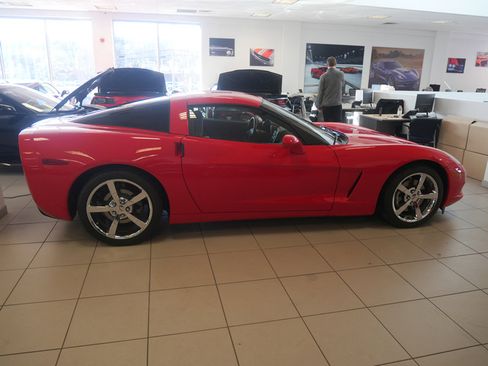 Used 2010 Chevrolet Corvette Coupe w/ Preferred Equipment Group image 3