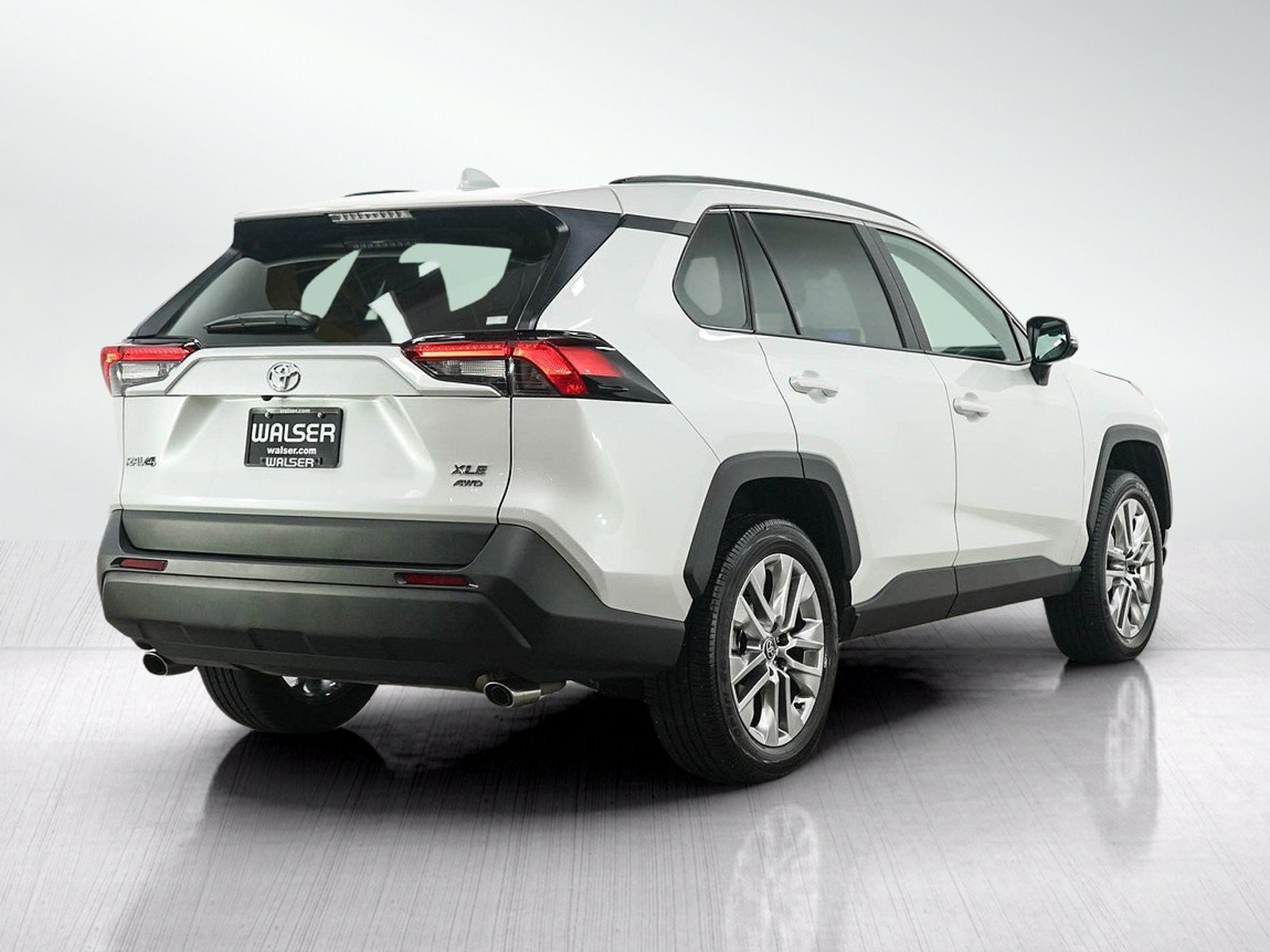 Used 2025 Toyota RAV4 XLE Premium w/ Weather Package AWD/4WD image 5