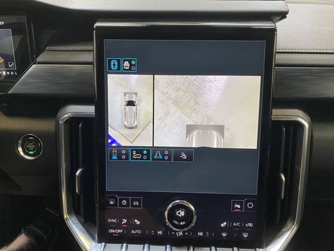 Used 2025 GMC Acadia Elevation image 47