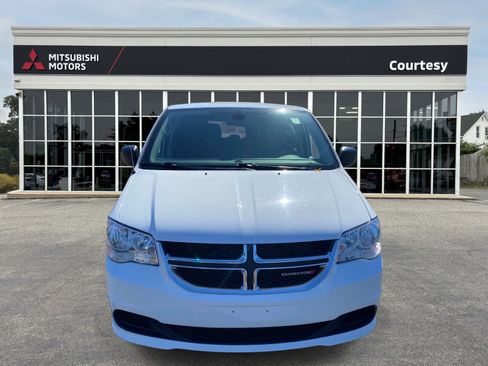 Used 2019 Dodge Grand Caravan SE image 9