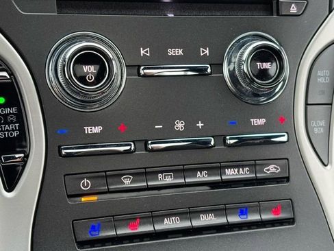 Used 2020 Lincoln Nautilus Reserve image 19